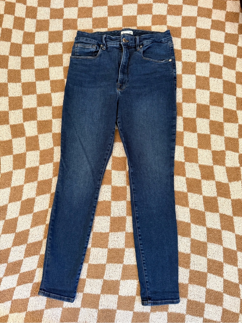 Good American Skinny Jeans in Dark Blue Wash